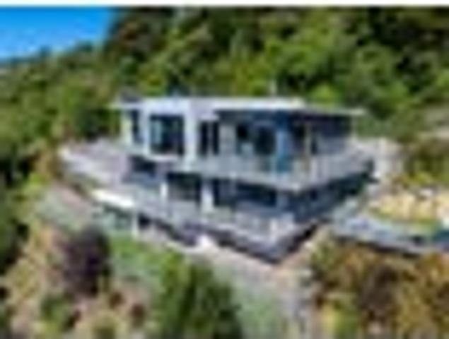 House for sale in Otakou