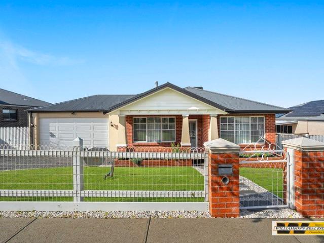 House for sale in Drouin, Victoria