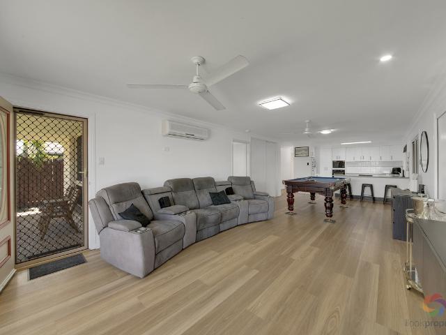 House for sale in Boyne Island