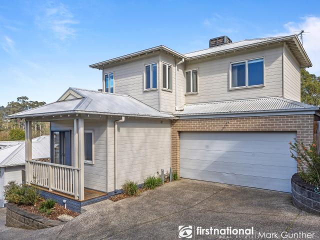 Townhouse for sale in Camerons Creek, Victoria