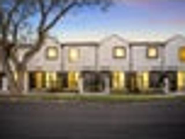 Townhouse for sale in Avondale, Oroua County