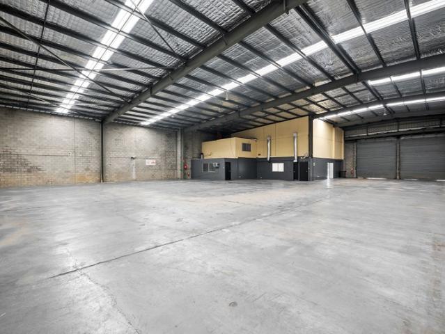 Warehouse for rent in Toombul, Queensland