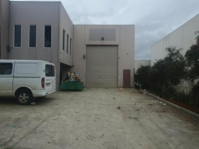 Warehouse for rent in Craigieburn, Melbourne