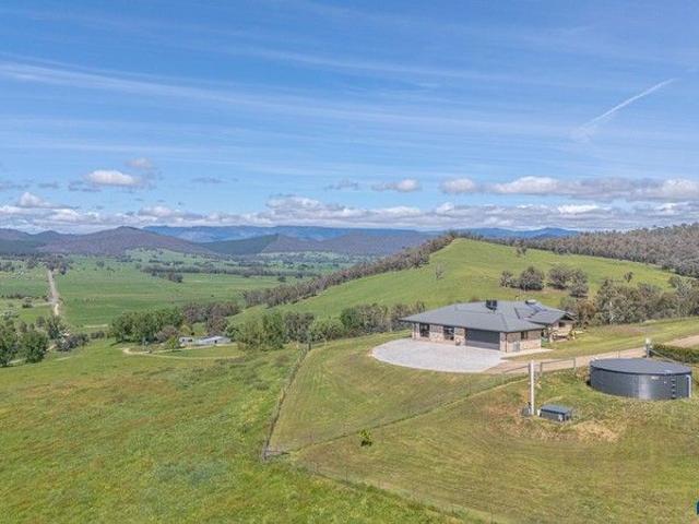 Cottage for sale in Rosewhite, Victoria