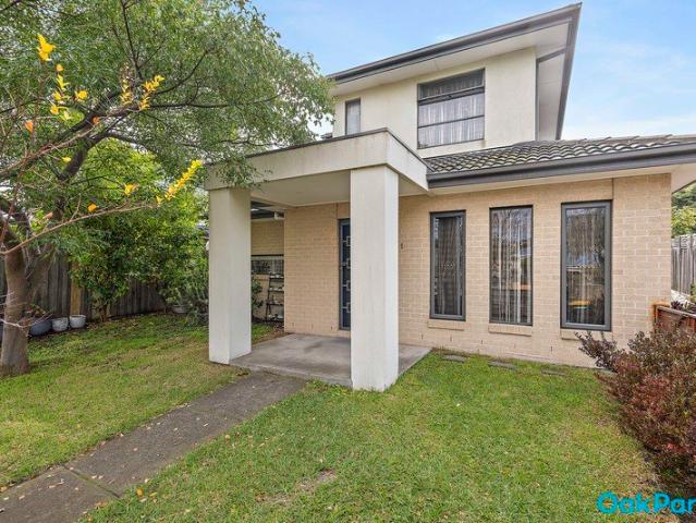 Townhouse for sale in Camerons Creek, Victoria