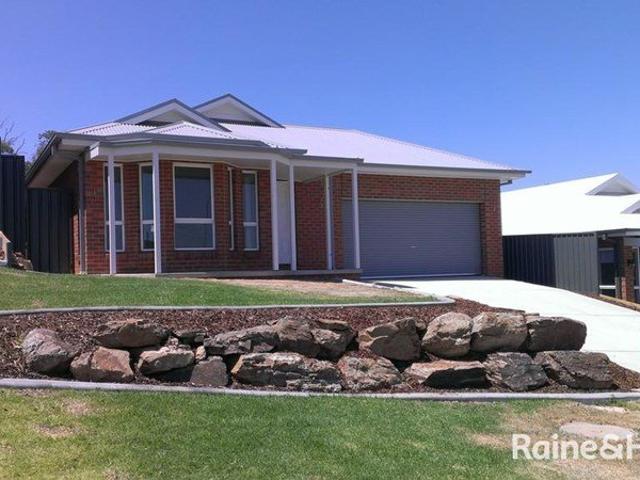 Townhouse for rent in Bourkelands, Wagga Wagga City Council