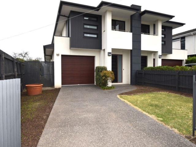 Townhouse for rent in Camerons Creek, Victoria