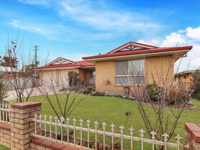 House for sale in Stanthorpe, Queensland