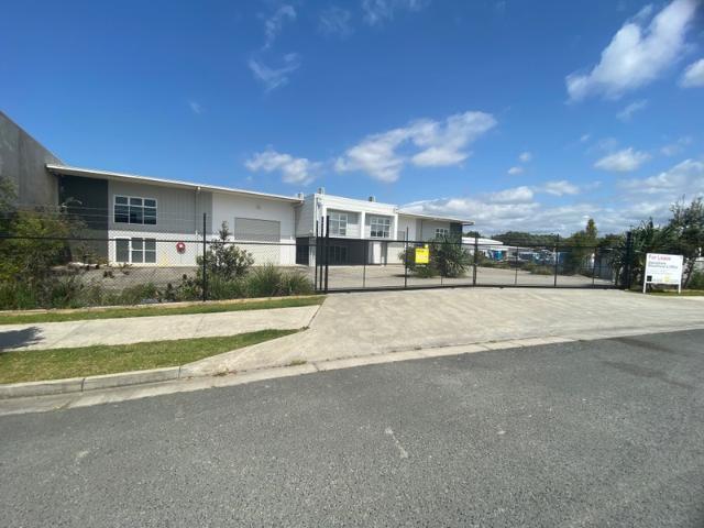 Warehouse for rent in Kings Creek, Queensland