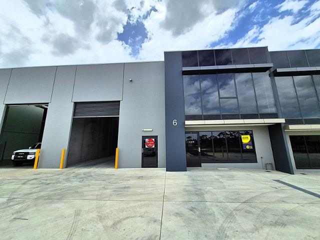 Warehouse for rent in Tullamarine, Melbourne