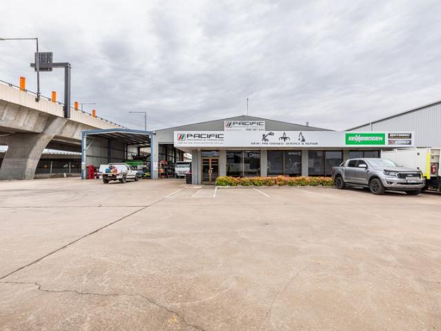 Warehouse for rent in Wingfield, Adelaide