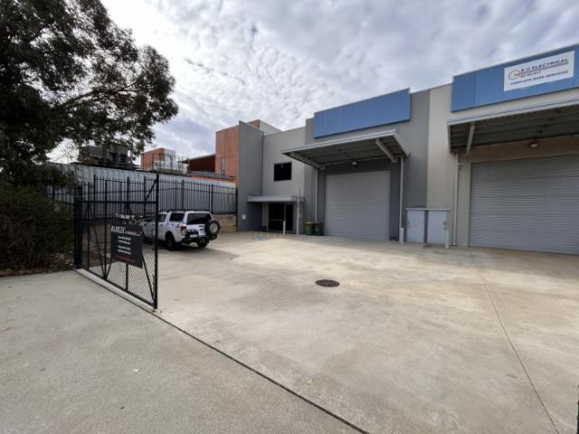 Warehouse for rent in Bibra Lake, Western Australia