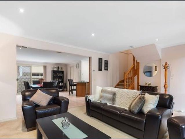 Townhouse for rent in Camerons Creek, Victoria