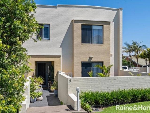 Townhouse for sale in Ulladulla, New South Wales