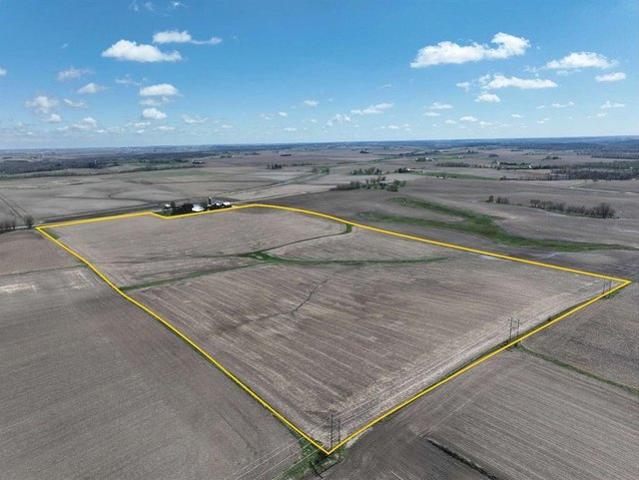 Farm for sale in Linn, Iowa