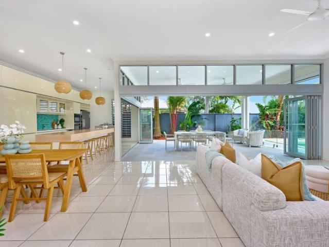 House for sale in Kewarra Beach, Queensland