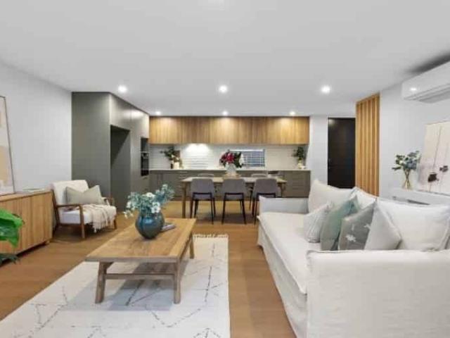 Townhouse for rent in Saint Albans, Canterbury