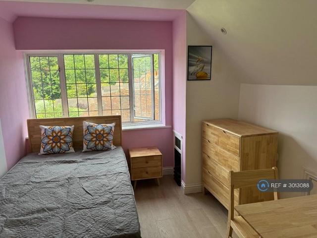 Apartment for rent in Red Hill, Surrey