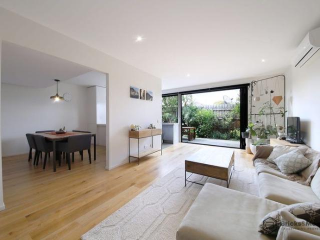 Townhouse for rent in Camerons Creek, Victoria