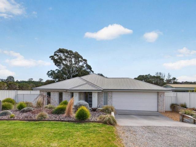 House for sale in Kalimna, Victoria