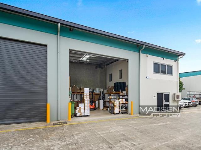 Warehouse for rent in Toombul, Queensland