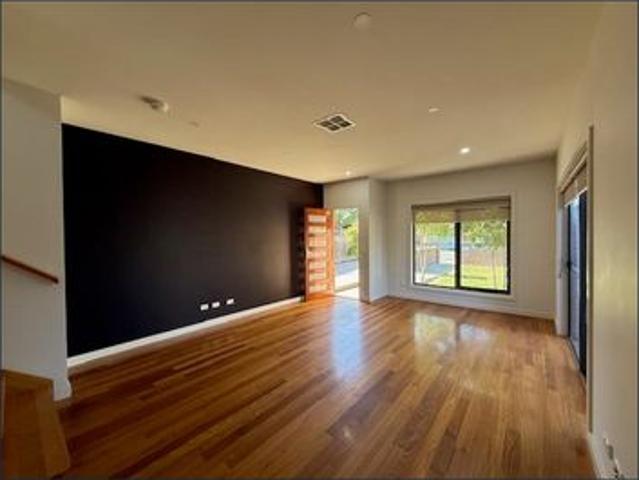 Townhouse for rent in Camerons Creek, Victoria