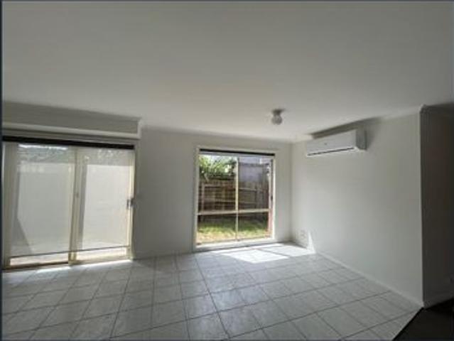 Townhouse for rent in Camerons Creek, Victoria