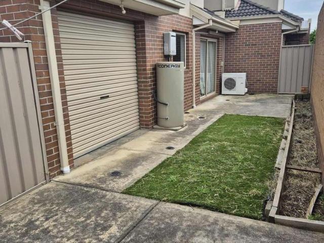 Townhouse for rent in Camerons Creek, Victoria