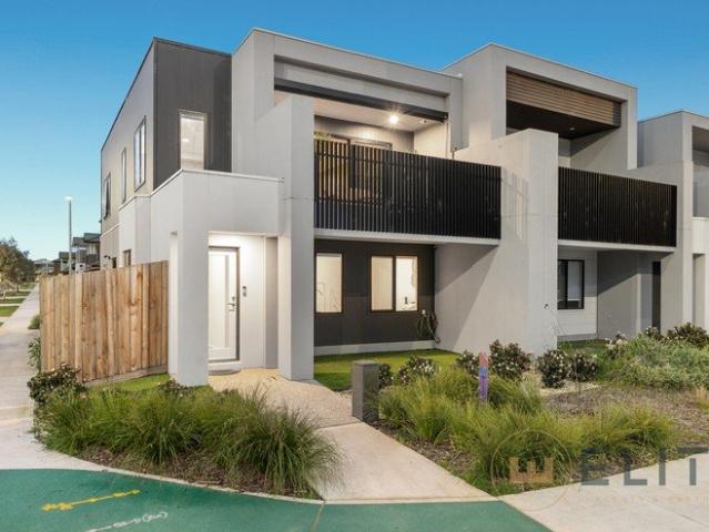 Townhouse for sale in Camerons Creek, Victoria