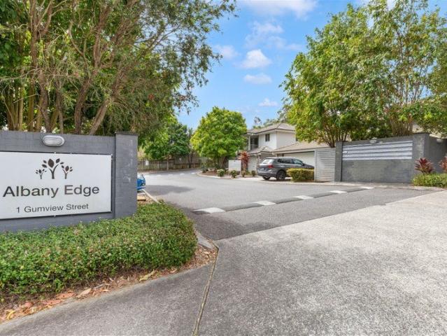 Townhouse for rent in Toombul, Queensland