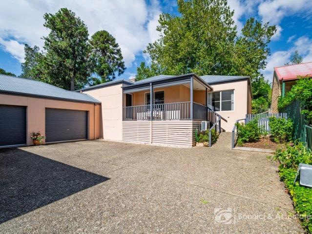 Townhouse for sale in Beechworth, Victoria