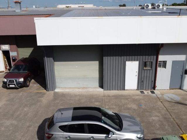 Warehouse for rent in Toombul, Queensland