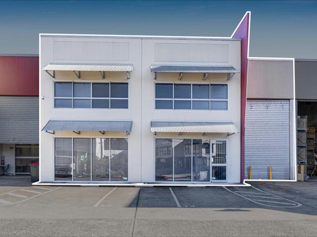 Warehouse for rent in Toombul, Queensland