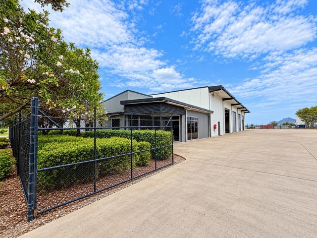 Warehouse for rent in Mount St John, Townsville