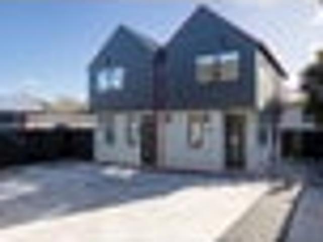Apartment for sale in Chaslands, Canterbury