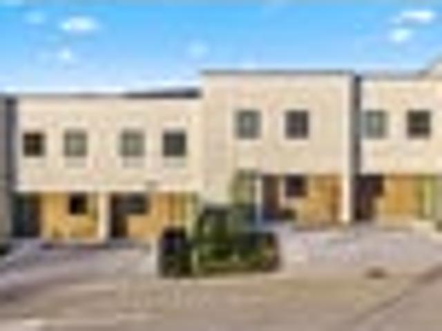 Townhouse for sale in Mount Roskill