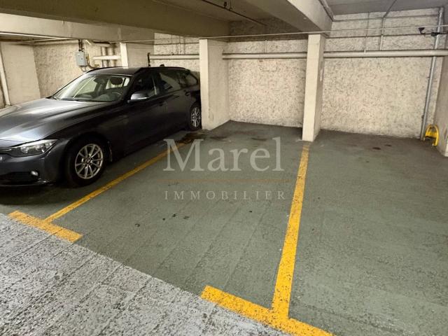 Garage vente à Paris, Île-de-France