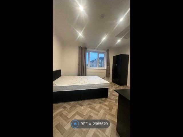 House for rent in Little Heath, Greater London