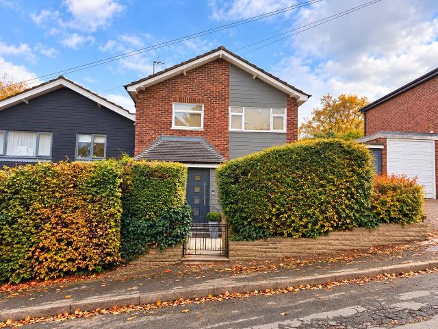 House for rent in Holloway Hill, Waverley