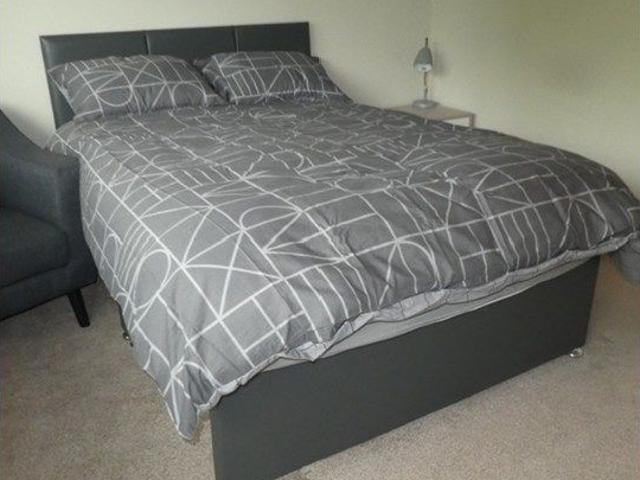 Room for rent in Brook Street, Bourne Vale
