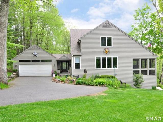 House for sale in Suffield, Connecticut