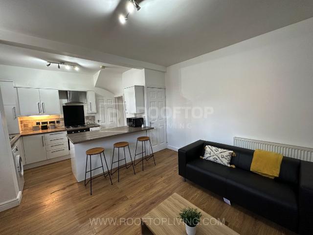 House for rent in Charing Cross, Leeds