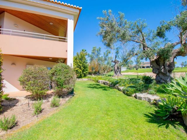 Apartamento venda em Estômbar, Faro