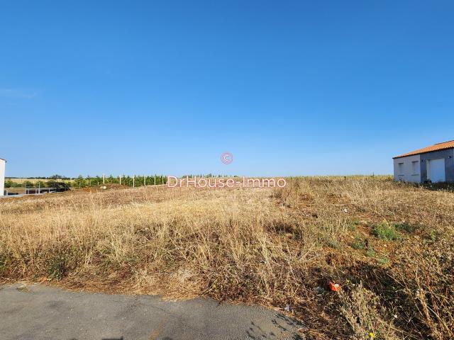 Terrain vente à Fontenay-le-Comte, Saint-jean-de-beugné