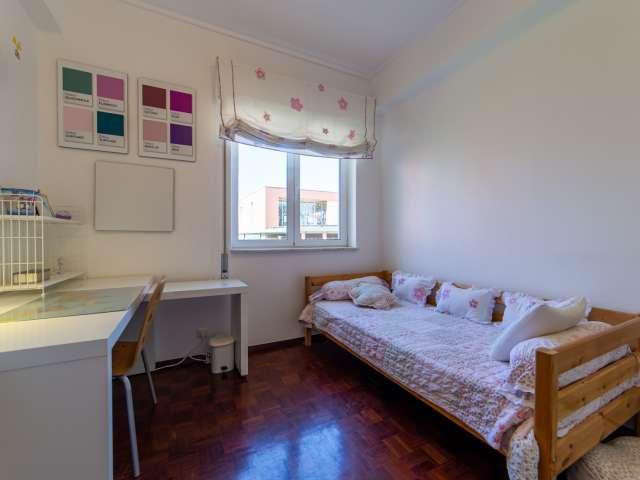 Quarto alugar em Oeiras, Lisboa