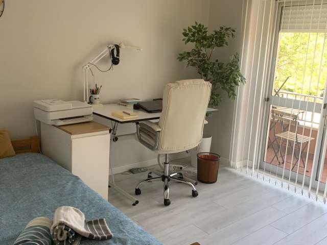 Quarto alugar em Sete Casas, Santiago Dos Velhos