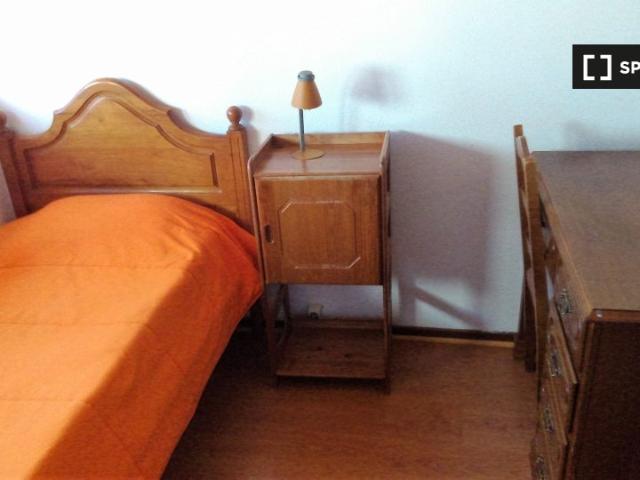 Quarto alugar em Almedina, Coimbra