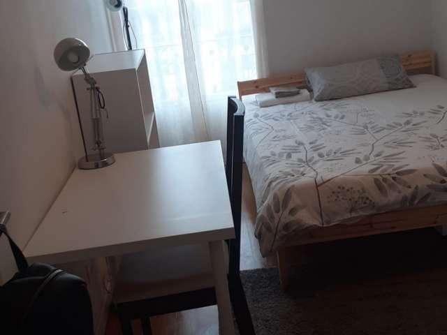 Quarto alugar em São Sebastião da Pedreira, Lisboa