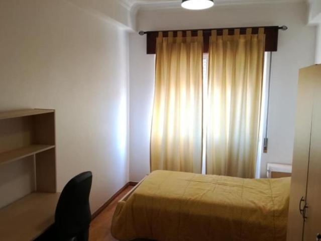 Quarto alugar em Serrado, Almada