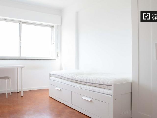 Quarto alugar em Pedreira dos Húngaros, Oeiras